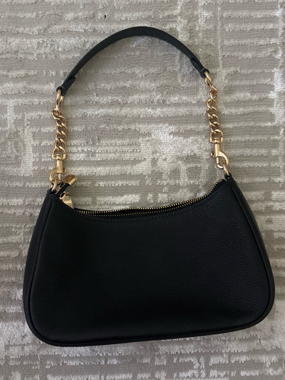 COACH authentic Black pebbled leather and gold hardware Teri Shoulder bag - Picture 2 of 9